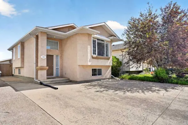 59 Heritage LN W, Lethbridge, AB T1K 7S4