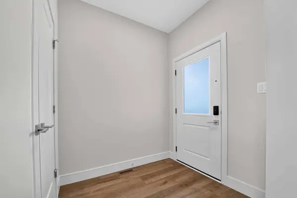75 Miners RD W, Lethbridge, AB T1J 5W6