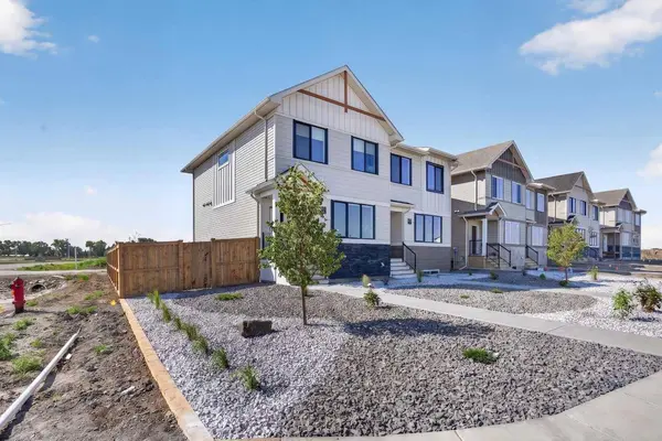 2603 16 AVE, Coaldale, AB T1M 1J8