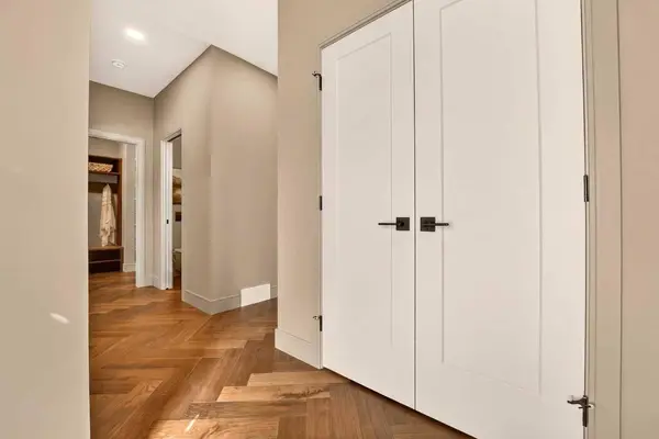 51 Miners RD W, Lethbridge, AB T1J 5W6
