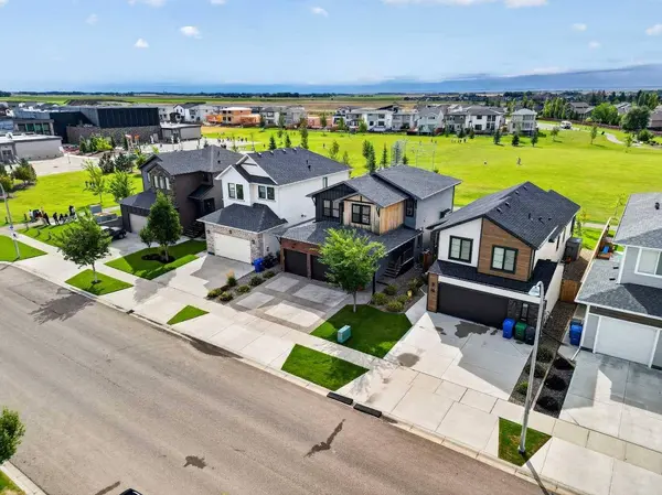 4372 Fairmont Gate S, Lethbridge, AB T1K 8J3
