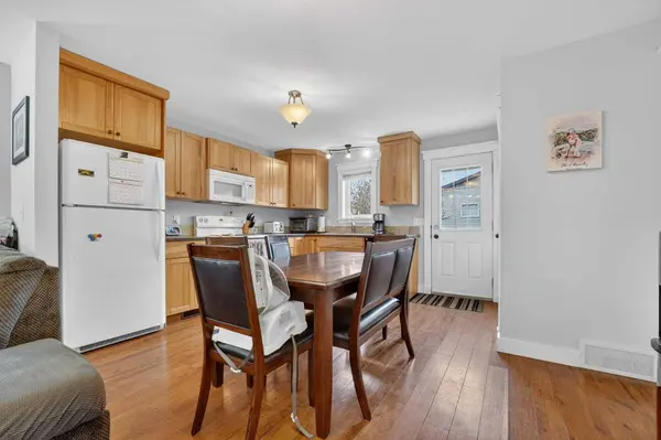 1220 43 AVE N, Lethbridge, AB T1H 6A9