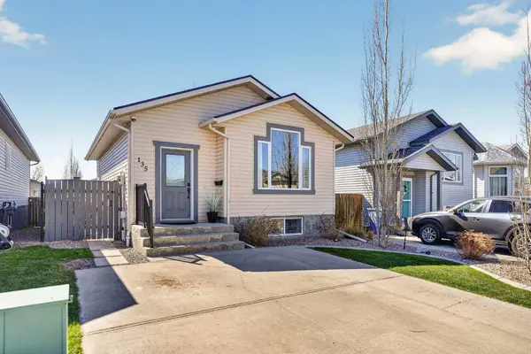135 Blackfoot CT W, Lethbridge, AB T1K 7W1