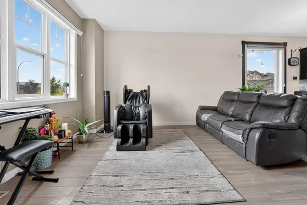 274 Mildred Dobbs BLVD N, Lethbridge, AB T1H 7E3