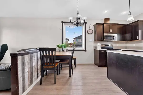 274 Mildred Dobbs BLVD N, Lethbridge, AB T1H 7E3