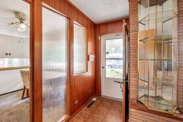 1301 15 AVE S, Lethbridge, AB T1K 0W4