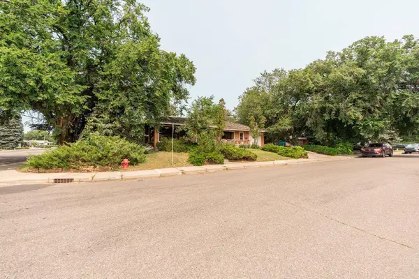 1301 15 AVE S, Lethbridge, AB T1K 0W4