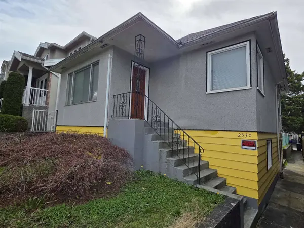 2530 7th AVE, Vancouver, BC V5M 1T4