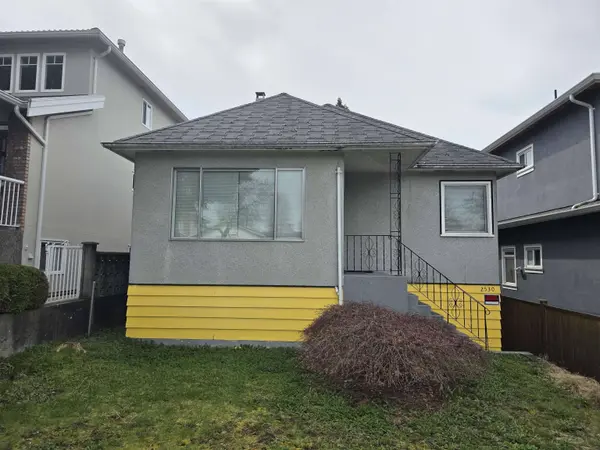 2530 7th AVE, Vancouver, BC V5M 1T4