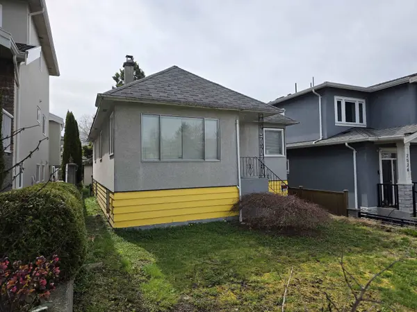 2530 7th AVE, Vancouver, BC V5M 1T4