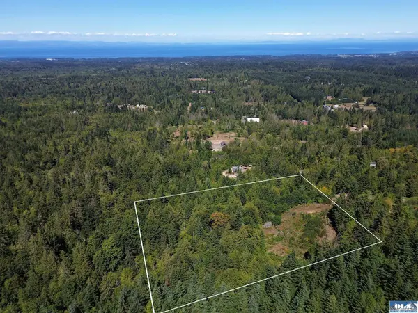 596 Watershed Rd, Port Angeles, WA 98362