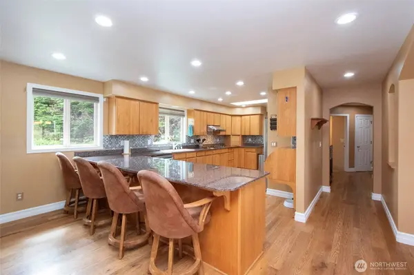 21 Donaper RD, Sequim, WA 98382
