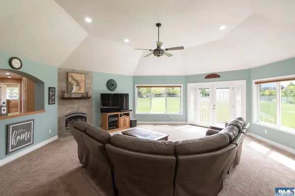 21 Donaper Road, Sequim, WA 98382