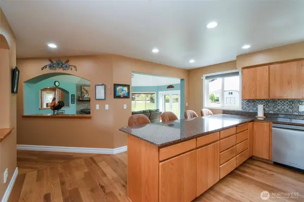 21 Donaper RD, Sequim, WA 98382