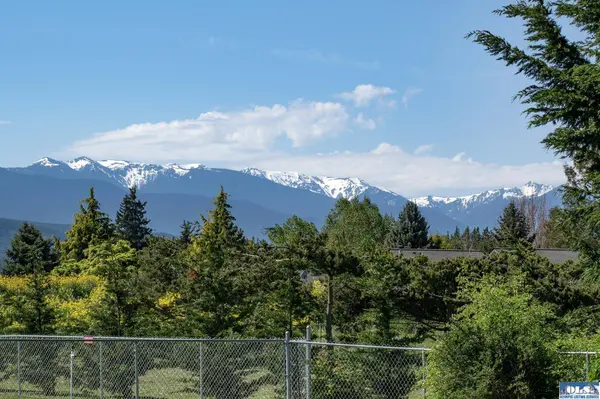 21 Donaper Road, Sequim, WA 98382