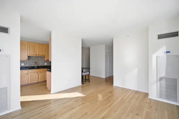 600 N Dearborn ST #1812, Chicago, IL 60654
