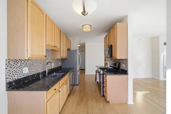 600 N Dearborn ST #1812, Chicago, IL 60654