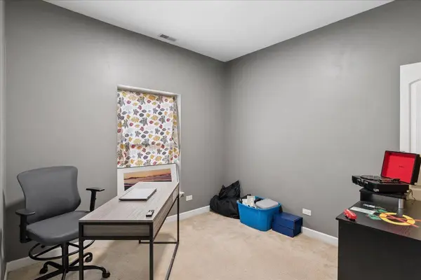 3629 S GILES AVE #4, Chicago, IL 60653