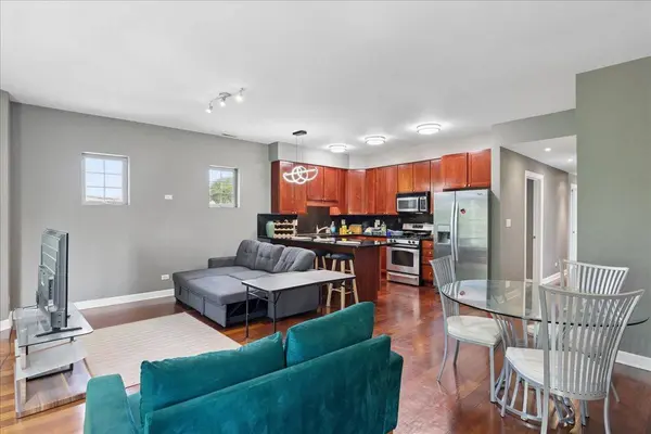 3629 S GILES AVE #4, Chicago, IL 60653
