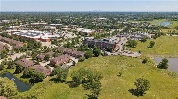 1116 Kensington DR #21-A1, Northbrook, IL 60062