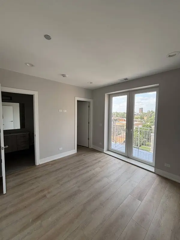 3218 N KARLOV AVE #2, Chicago, IL 60641