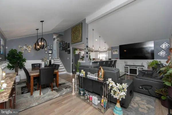 608 FOUNTAIN AVE, Cinnaminson, NJ 08077