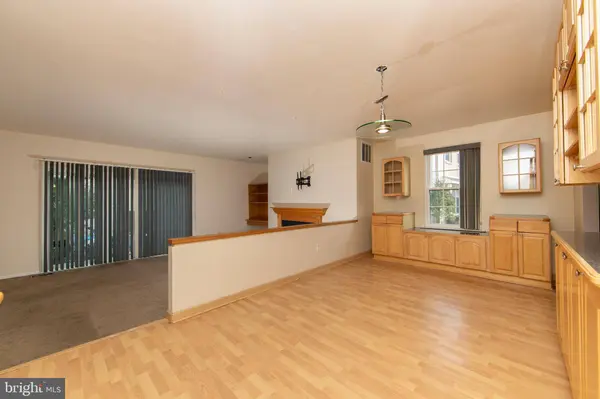 606 KINGS CROFT, Cherry Hill, NJ 08034