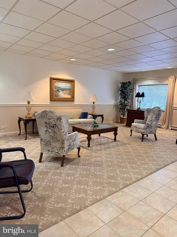 860 LOWER FERRY RD #4C, Ewing, NJ 08628