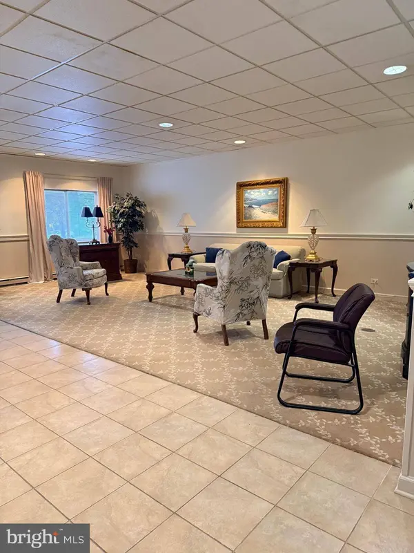 860 LOWER FERRY RD #4C, Ewing, NJ 08628