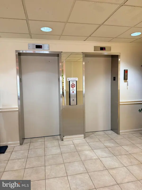 860 LOWER FERRY RD #4C, Ewing, NJ 08628