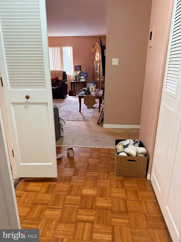 860 LOWER FERRY RD #4C, Ewing, NJ 08628