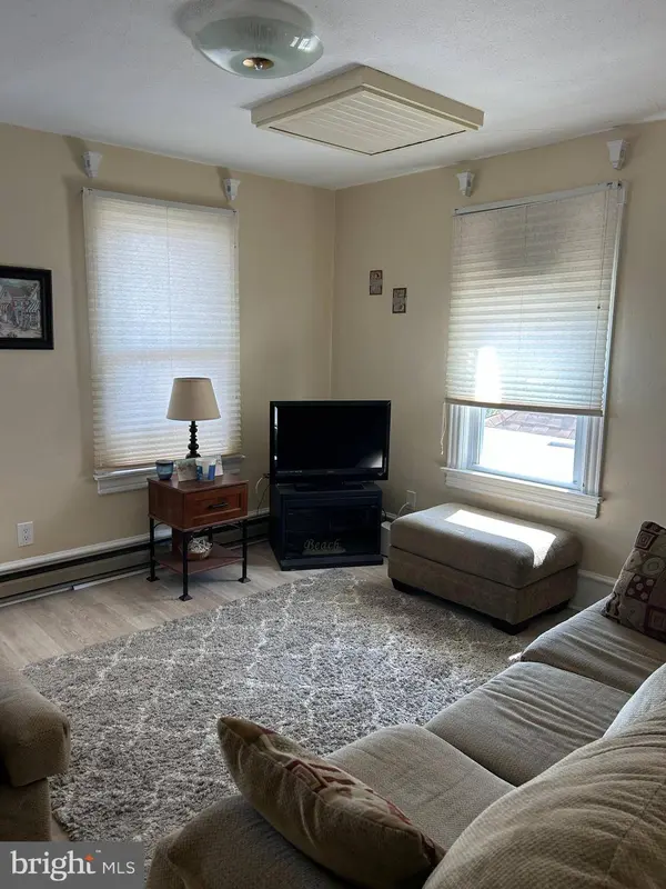 210-UNIT 3 E. HAND AVENUE, Wildwood, NJ 08260