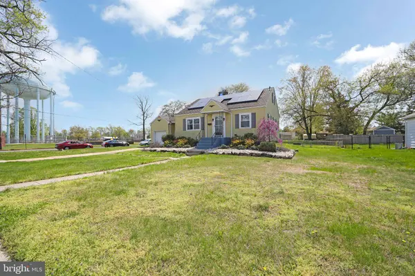 332 S FELLOWSHIP RD, Maple Shade, NJ 08052