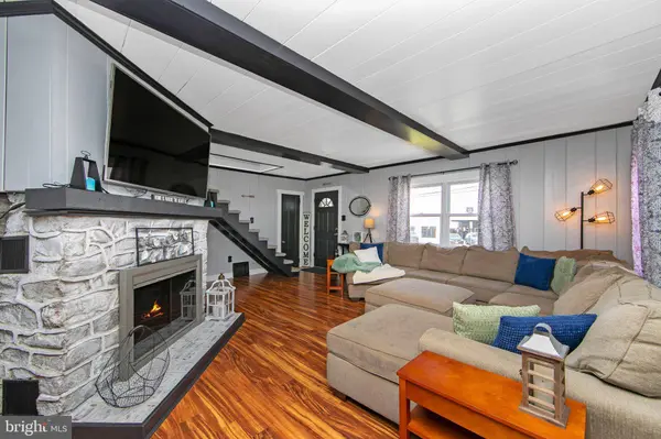 332 S FELLOWSHIP RD, Maple Shade, NJ 08052