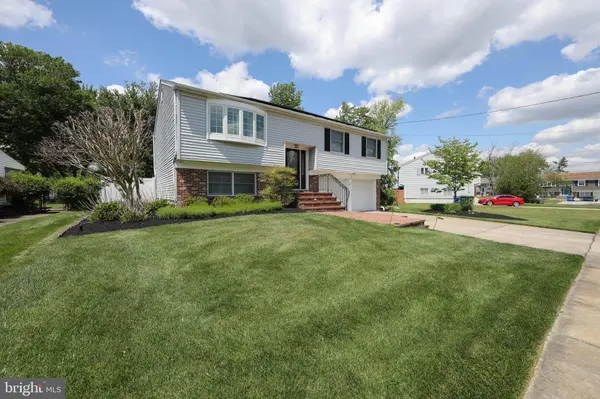 47 HERITAGE RD, Marlton, NJ 08053