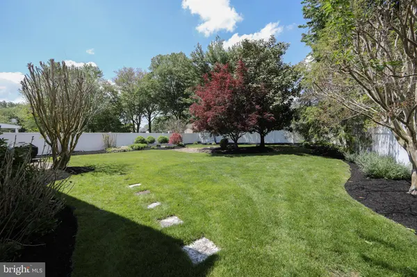 47 HERITAGE RD, Marlton, NJ 08053