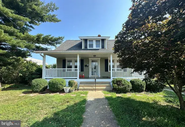 15 COLLEGE AVE