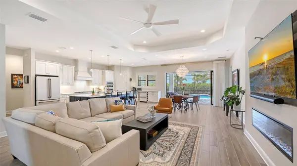 2469 PARADISE PLUM DR, Sarasota, FL 34240
