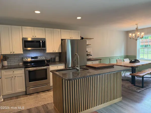 704 Pinecrest ST, Carthage, NC 28327