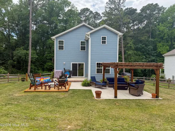 704 Pinecrest ST, Carthage, NC 28327