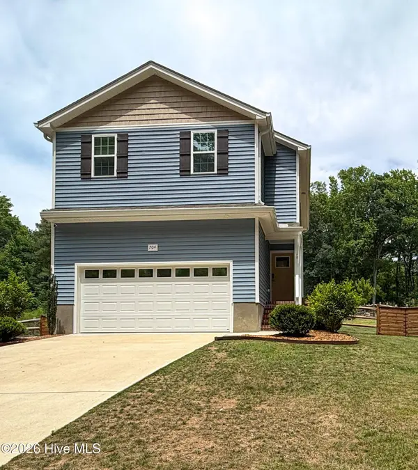 704 Pinecrest ST, Carthage, NC 28327