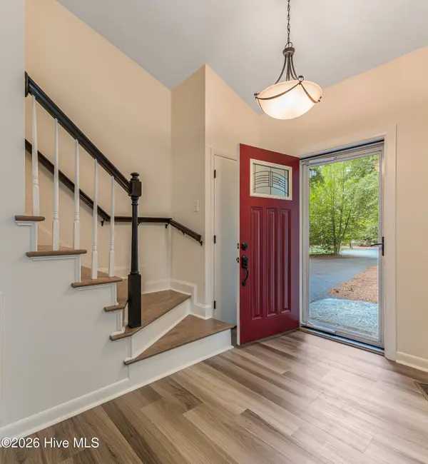 170 Tamarisk LN, Pinehurst, NC 28374