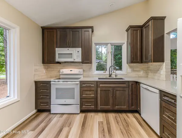 170 Tamarisk LN, Pinehurst, NC 28374