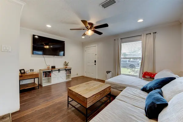 708 Gresham ST, Baytown, TX 77520