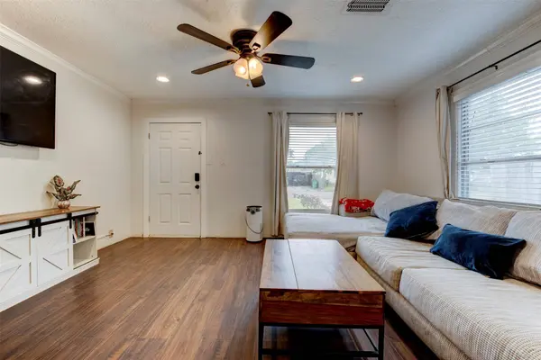 708 Gresham ST, Baytown, TX 77520