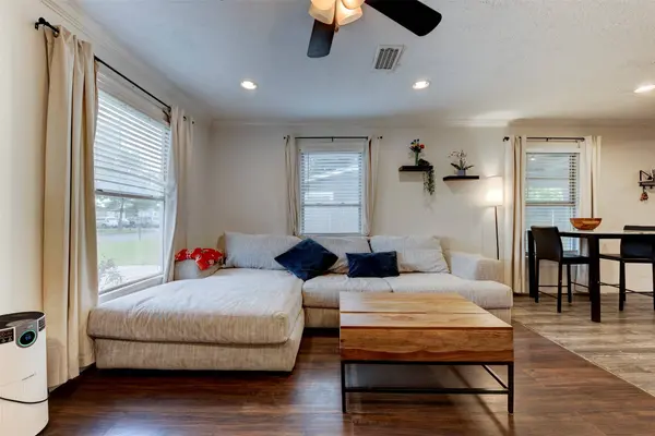 708 Gresham ST, Baytown, TX 77520