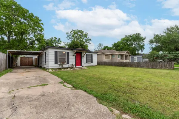 708 Gresham ST, Baytown, TX 77520