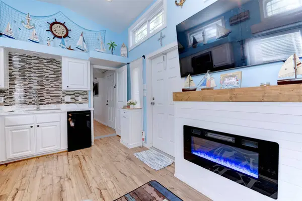 664 Jensen DR, Cleveland, TX 77327