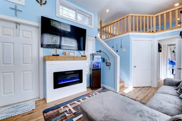 664 Jensen DR, Cleveland, TX 77327