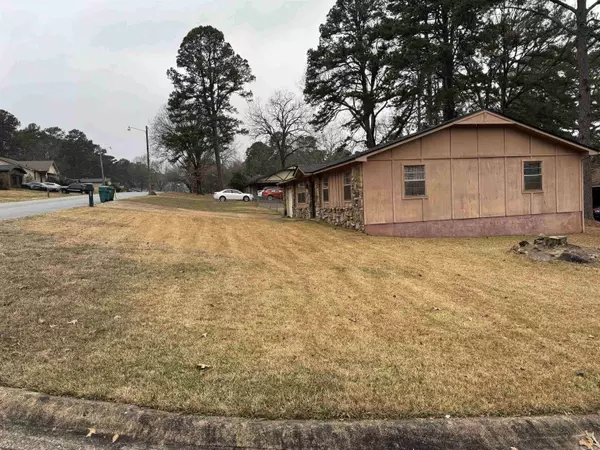 2101 Romine Road, Little Rock, AR 72205